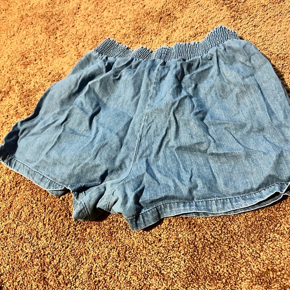 Universal Thread Shorts - Picture 4 of 4